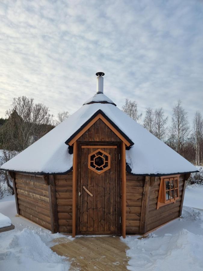 ホテル The Friendly Moose Overtornea エクステリア 写真