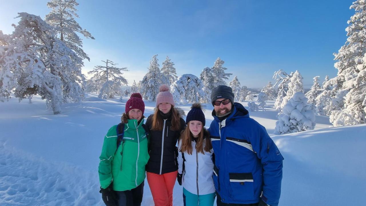ホテル The Friendly Moose Overtornea エクステリア 写真